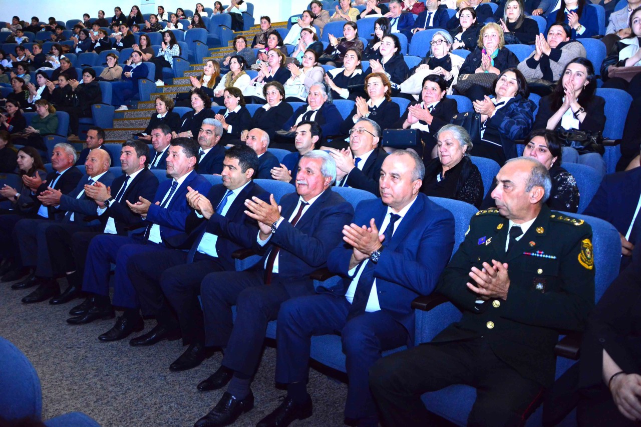 Ağstafada Zəfər Gününə həsr olunmuş “Gülüstan” tamaşası nümayiş etdirilib - FOTOLAR